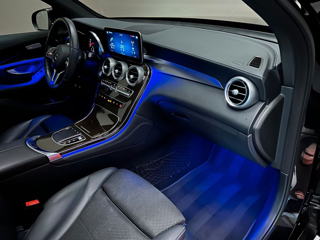 Mercedes-Benz GLC 300 GLC300 4M *AMG LINE*PANO*KAMERA*AHK*LED*CARPLAY*