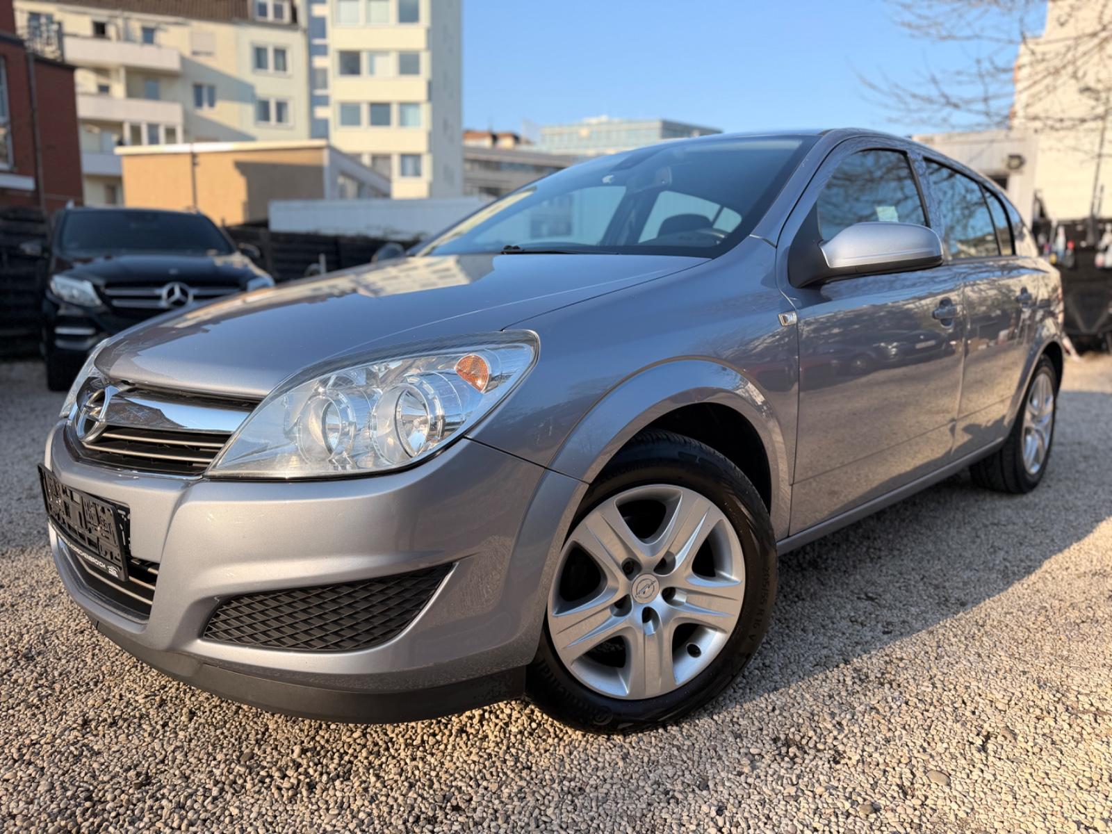 Opel Astra H Lim.Edition/KLIMA/R-CAM//8X/TEMP/TÜV-NEU