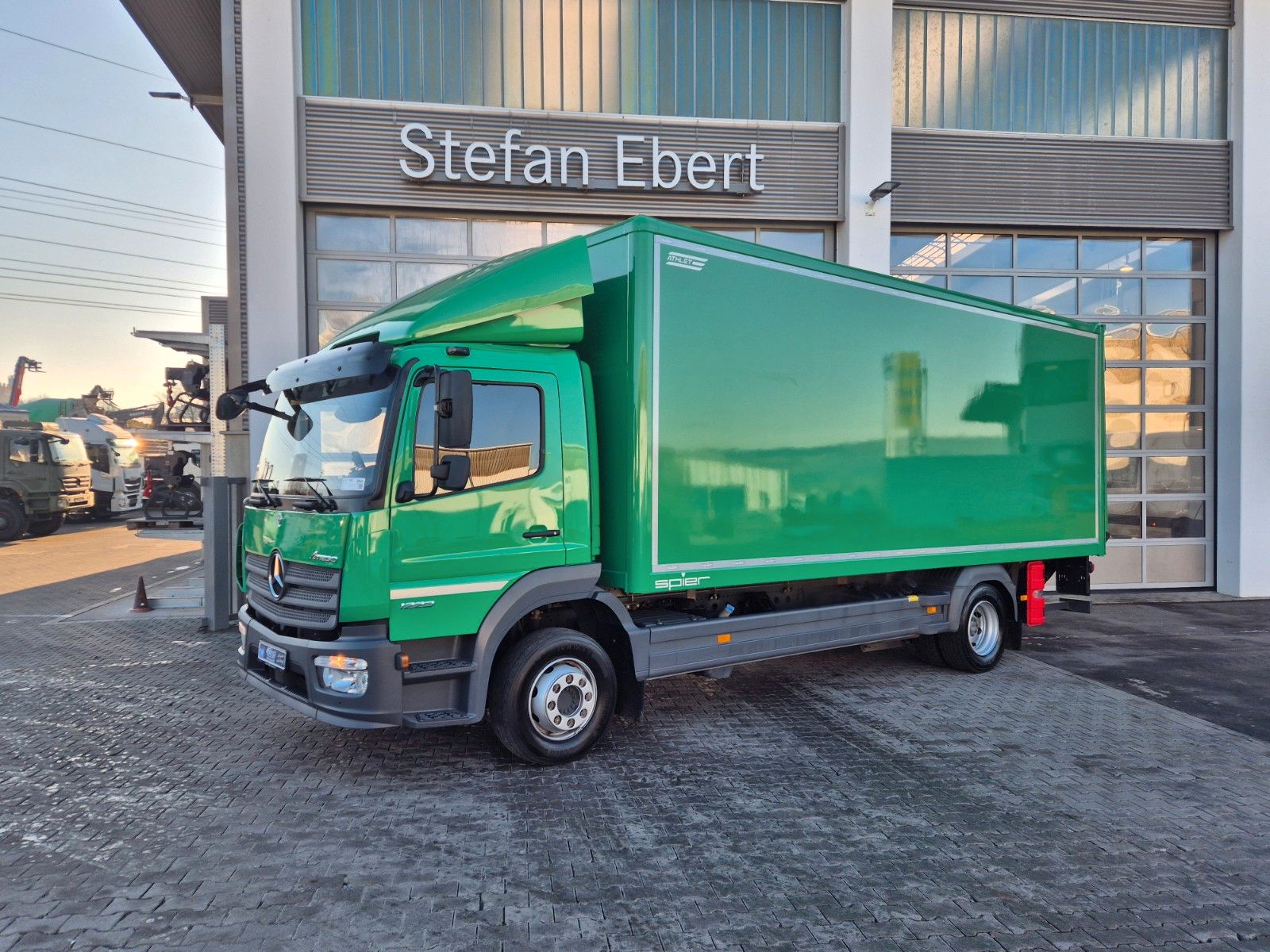 Fahrzeugabbildung Mercedes-Benz Atego 1223 L LBW 2.000kg Tür Spoiler Klima