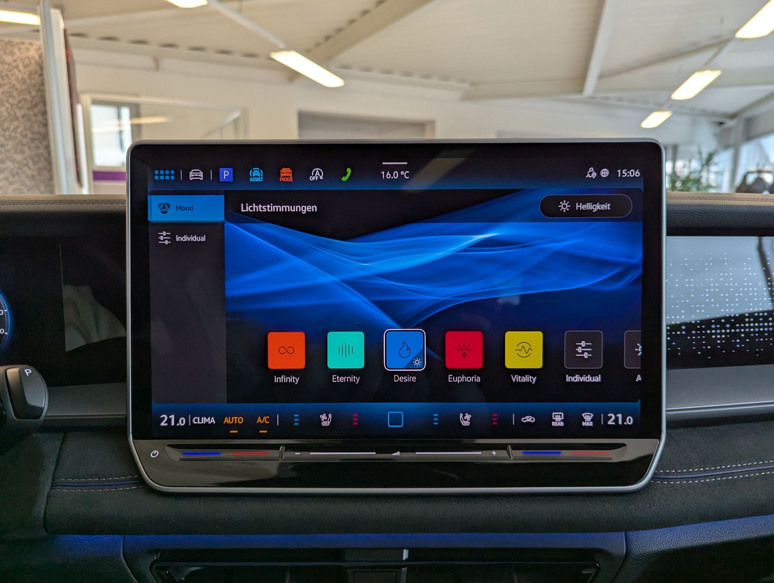 VW Tayron 2.0 R-Line Leder Launch Pano Black AHK 20 - Image 40