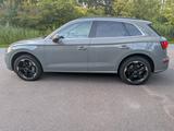 Audi Q5 50 TFSI e S tronic quattro sport S-Line Pano  - Audi Q5 mit Hybrid-Antrieb: Grau, Head-Up Display