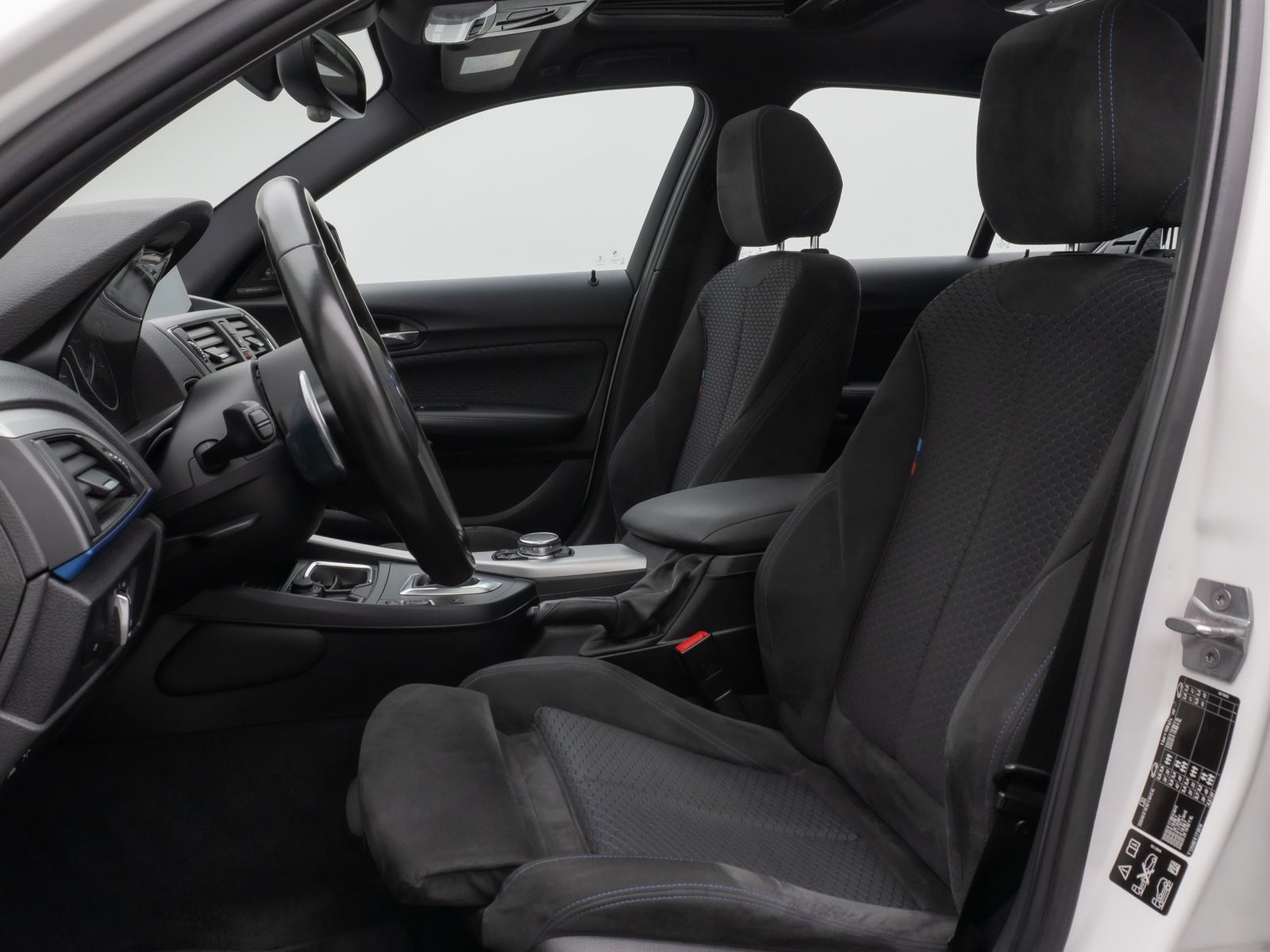 Fahrzeugabbildung BMW M135i xD Parkassist Glasdach H/K NaviPr Komfort