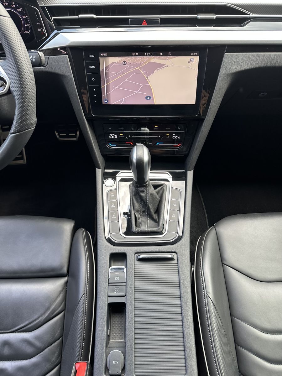 Fahrzeugabbildung Volkswagen Arteon 1.4 TSI eHybrid R-Line NAV+LED+AHK+360°