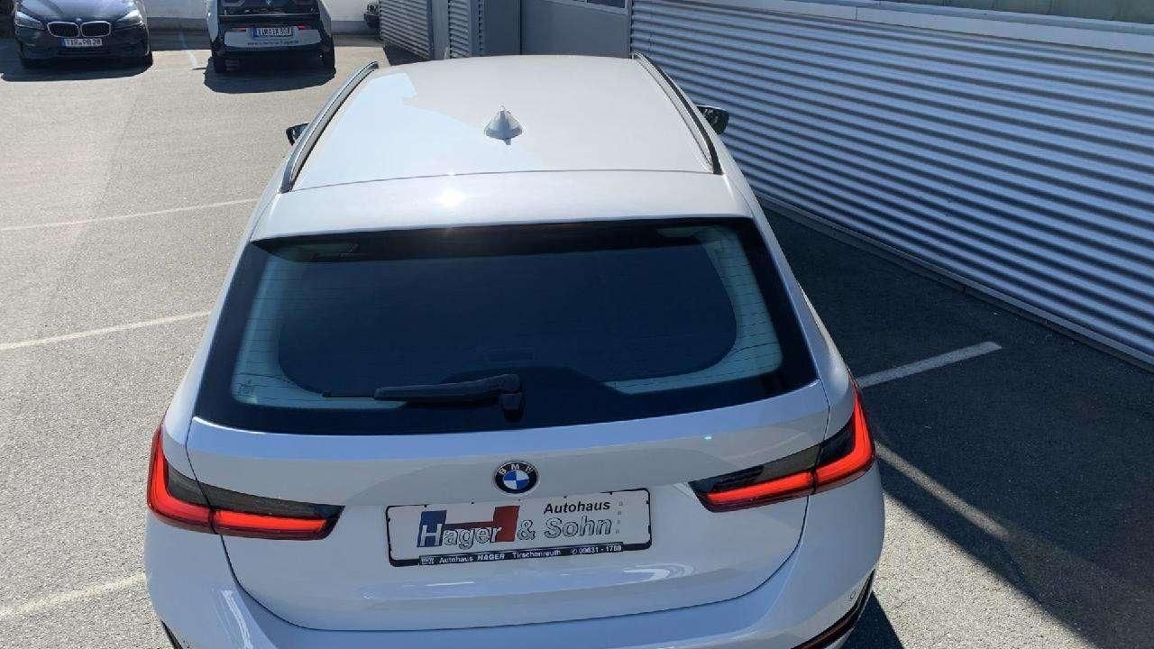 BMW 320 d Touring foto 10