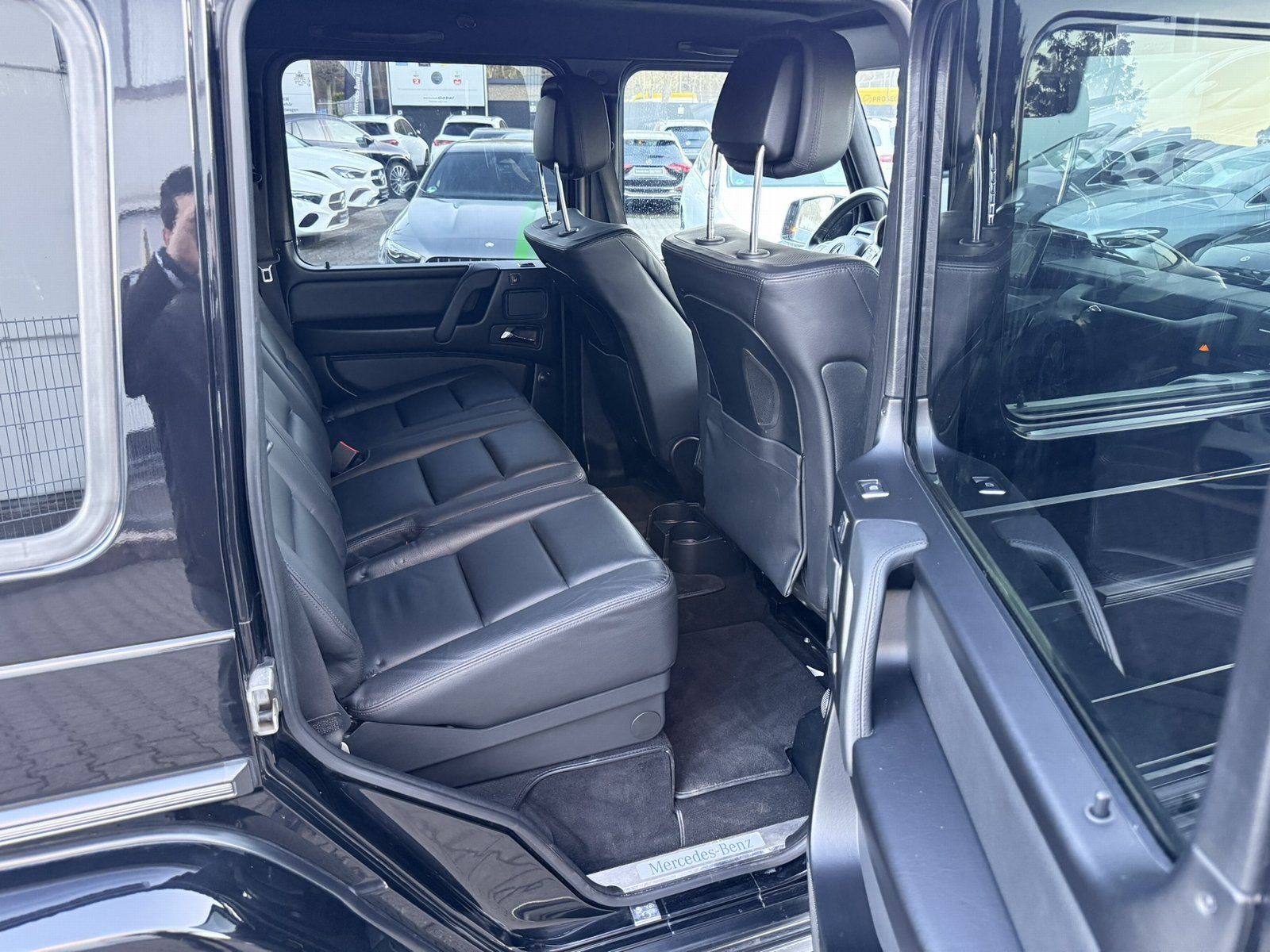 Fahrzeugabbildung Mercedes-Benz G 500 AHK*SCHIEBEDACH*STANDHEIZUNG+HARMAN-KARDON