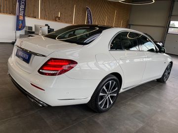Mercedes-Benz E 300 de Lim. Aut. Avantgarde *LED*LEDER*PANO*