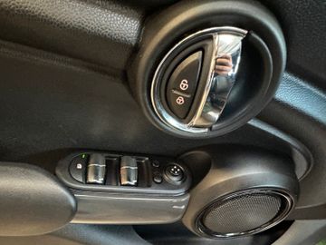 MINI COOPER D 5-trg. *2. Hand*Klima*SHZ*Navi*PDC*BT*