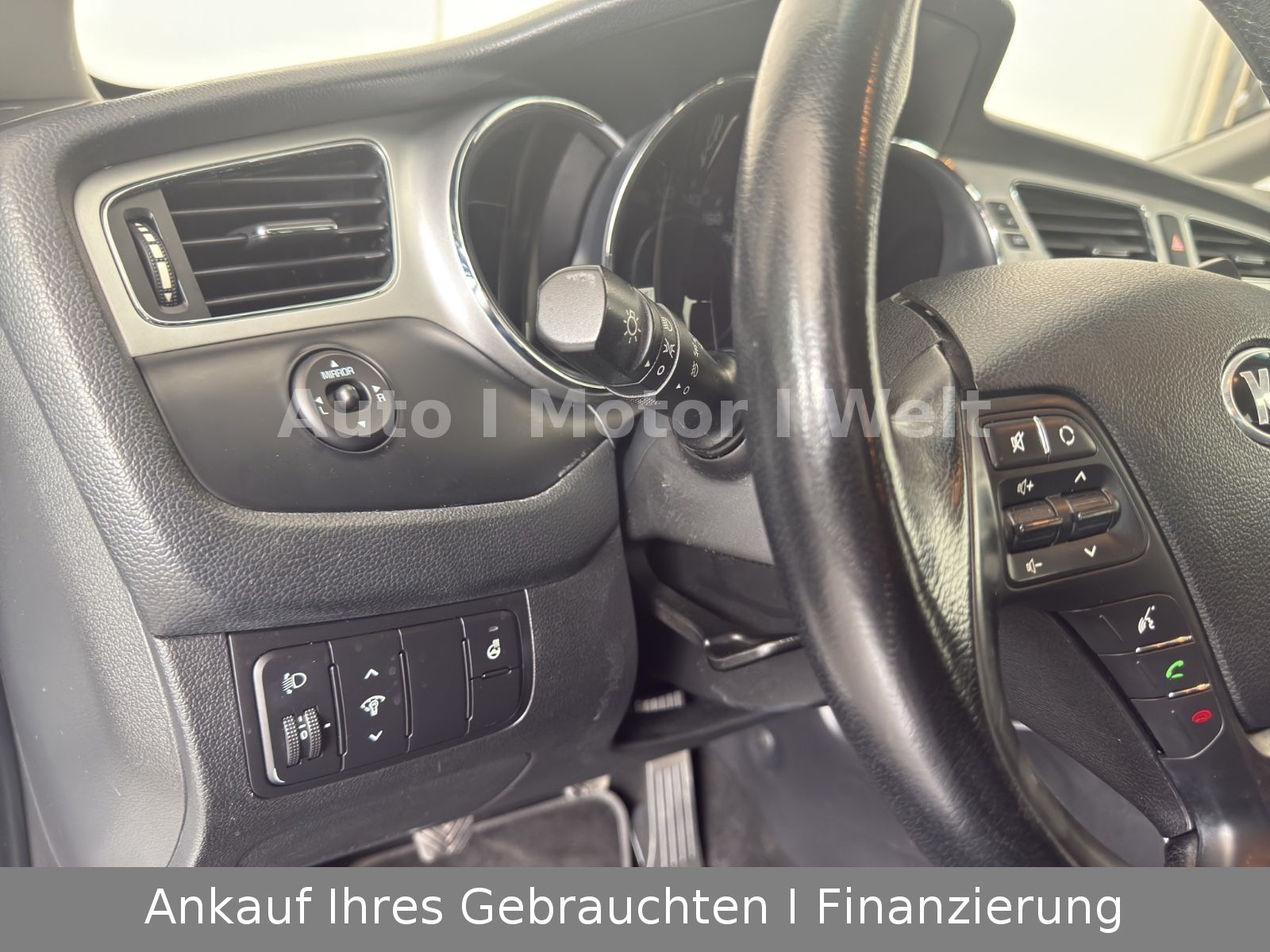 Fahrzeugabbildung Kia Ceed FIFA World Cup Edition ALU/SHZ/LKRDHZ/KLIMA