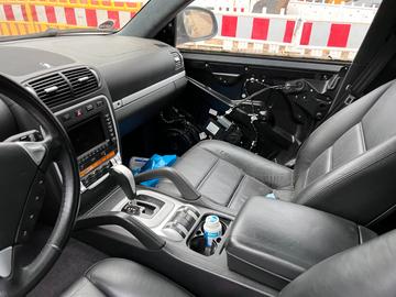 صورة 7 لـ 2004 Porsche CAYENNE
