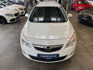 MYAUTOCENTER – Gebraucht- und Jahreswagen mit Werkstattservice in Pfaffenhofen Opel Astra J Sports Tourer Design Edition *PDC*Klima*