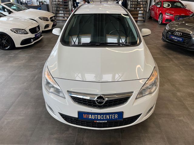 MYAUTOCENTER – Gebraucht- und Jahreswagen mit Werkstattservice in Pfaffenhofen Opel Astra J Sports Tourer Design Edition *PDC*Klima*