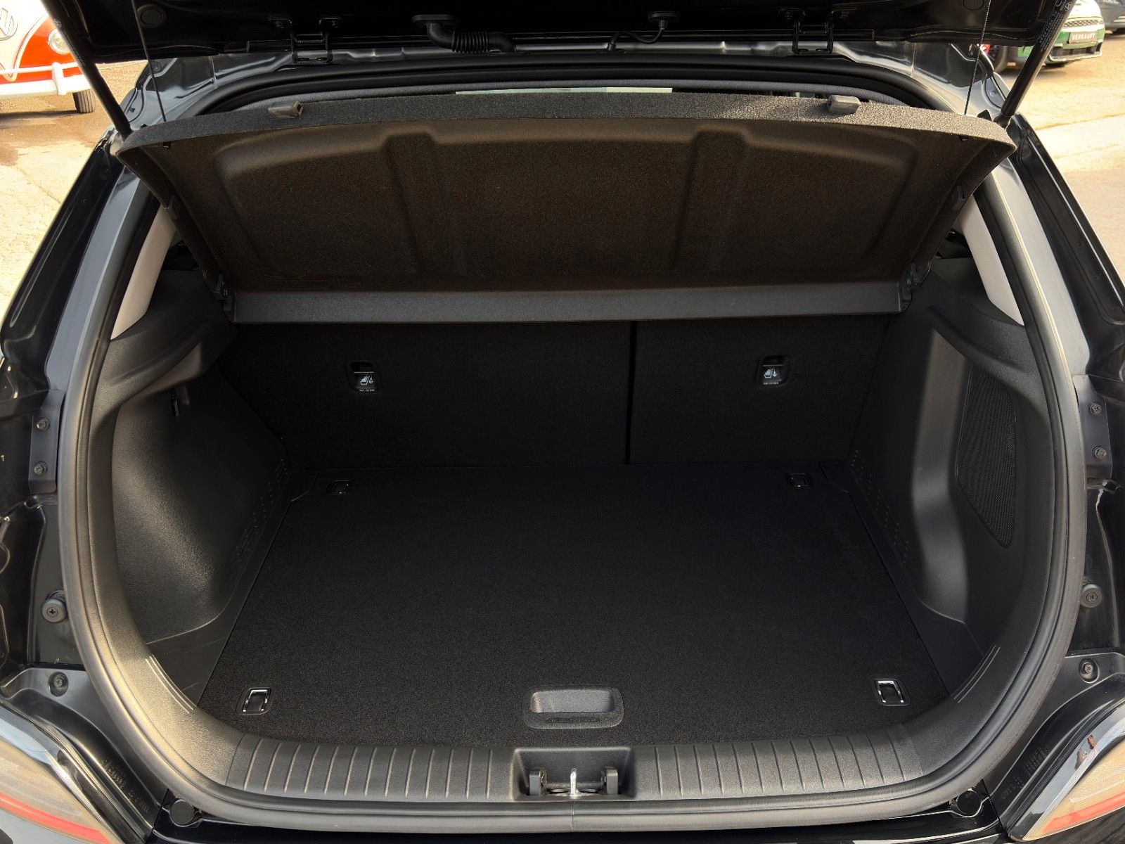 Fahrzeugabbildung Hyundai KONA E Trend KRELL LED NAV CAM ACC PDC CarPlay