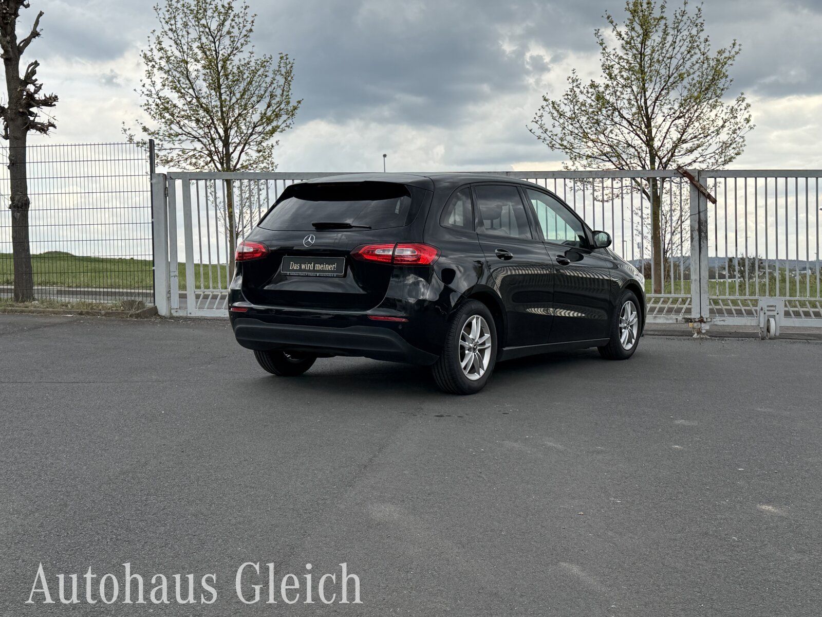 Fahrzeugabbildung Mercedes-Benz B 180 d (EURO 6d-TEMP) Navi/Autom./Klima/Sitzhzg