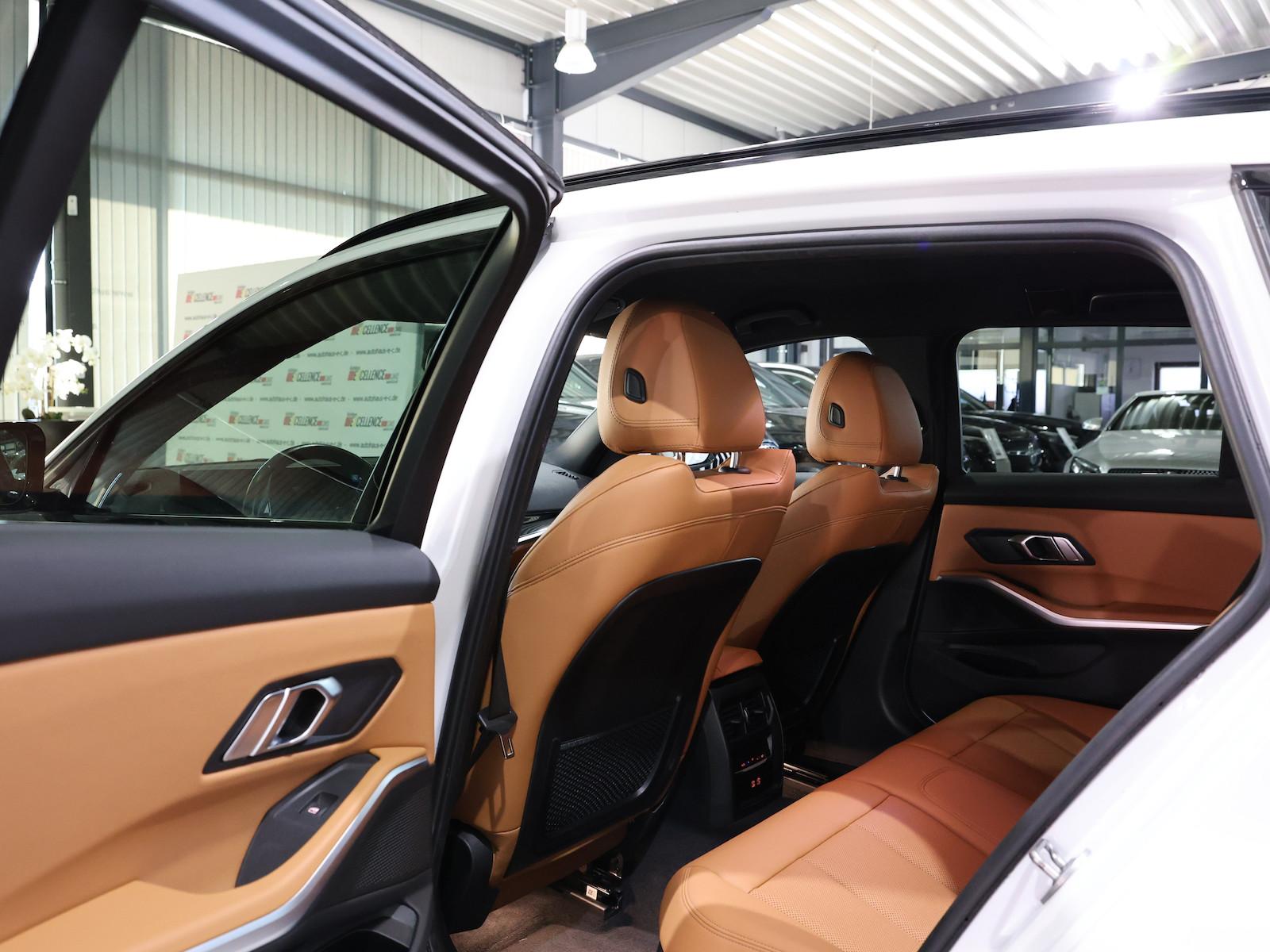 BMW 318d Touring SPORT WHITE & BROWN / CURCED, LED