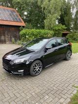 Ford Focus 1,0 EcoBoost 92kW ST-Line Black ST-Lin... - Ford Focus: ST Line Black