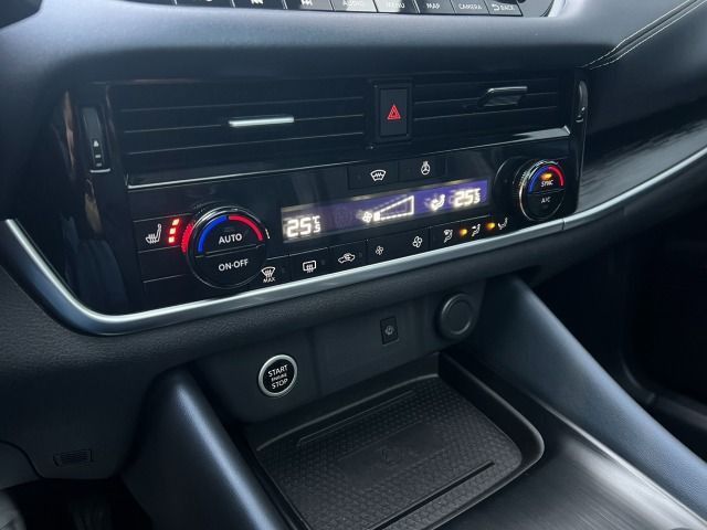 Fahrzeugabbildung Nissan Qashqai 1.3 DIG-T Xtronic Tekna LED+Design+19`