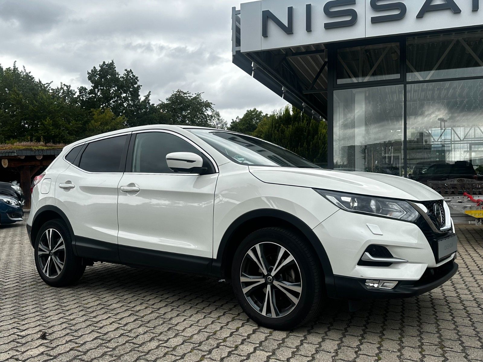 Fahrzeugabbildung Nissan Qashqai / beh. FS/ Navigation / Alu / Klimaaut.