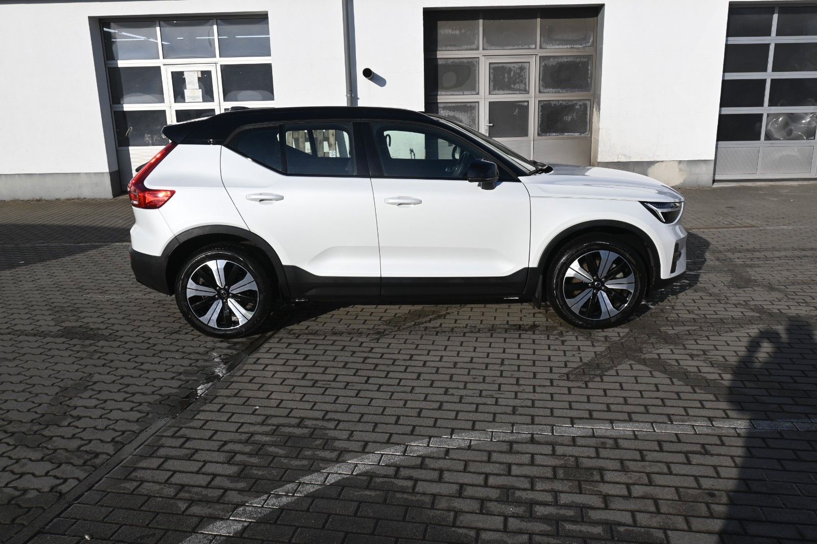 Fahrzeugabbildung Volvo XC40 BEV Core 2WD Single Motor