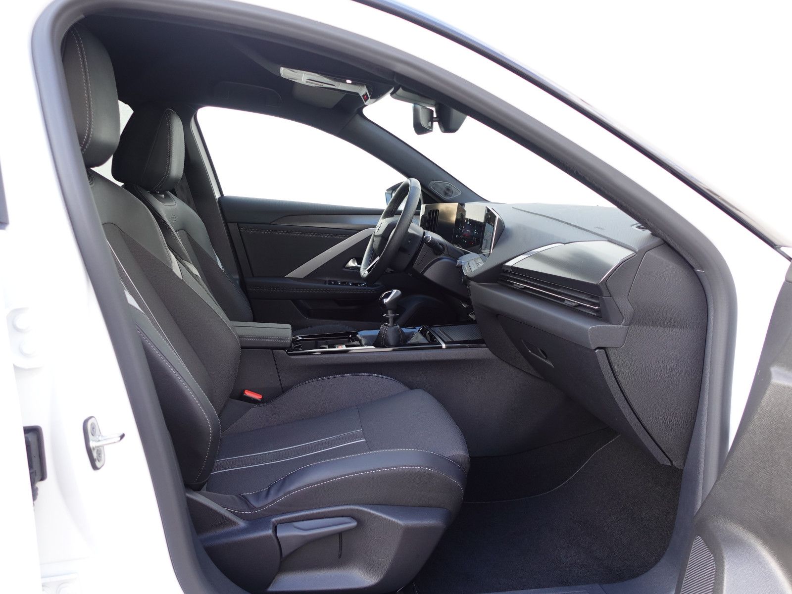 Fahrzeugabbildung Opel Astra ST Ultimate 1.2T,Navi,Pano,Kamera,Sitzhzg