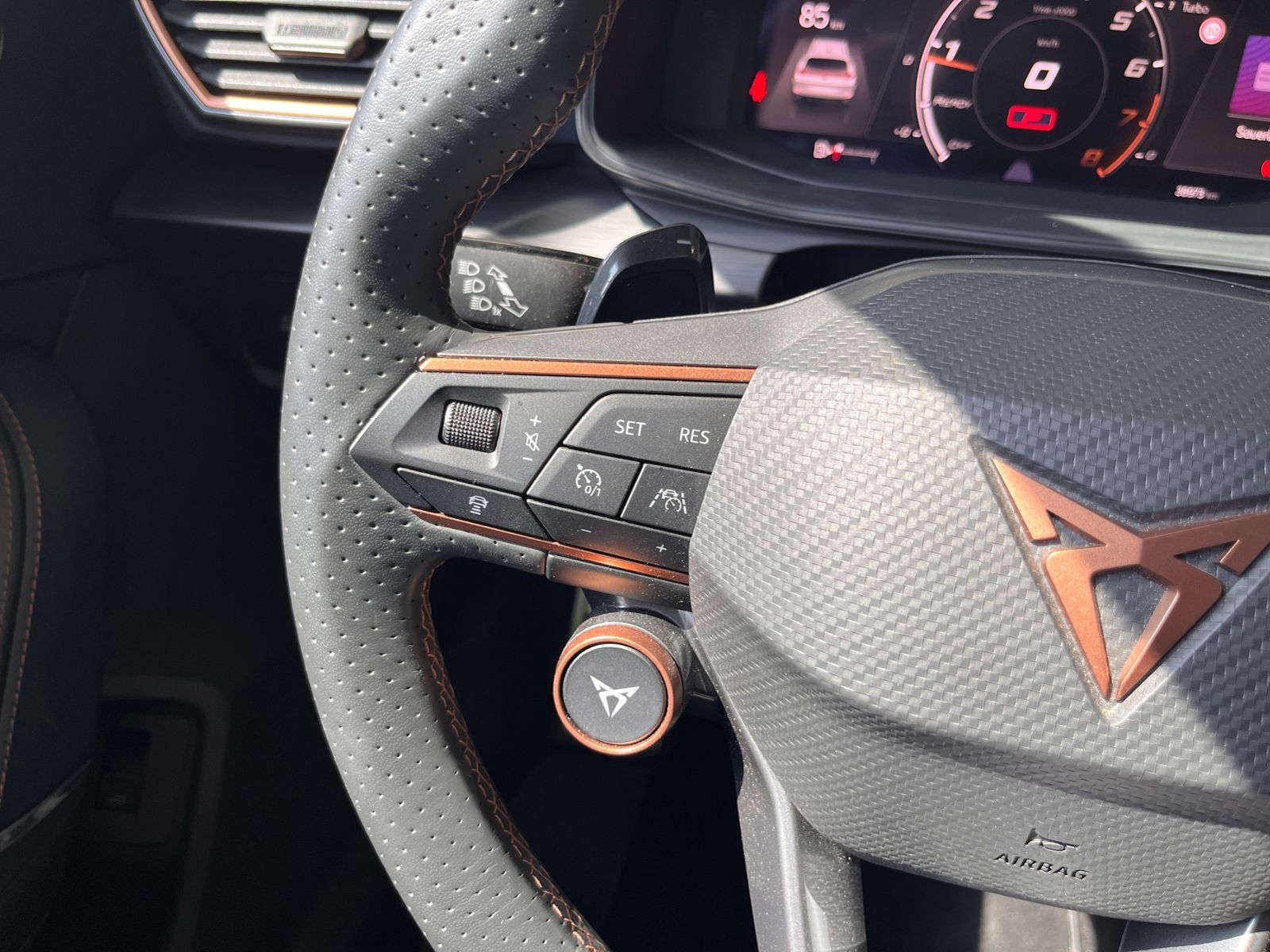 Fahrzeugabbildung CUPRA Formentor VZ 4Drive AHK PANO LEDER BEATS 19"