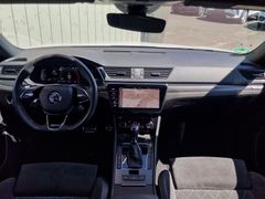 Fahrzeugabbildung Skoda Superb Combi Sportline iV Navi LED ACC AHK 360°