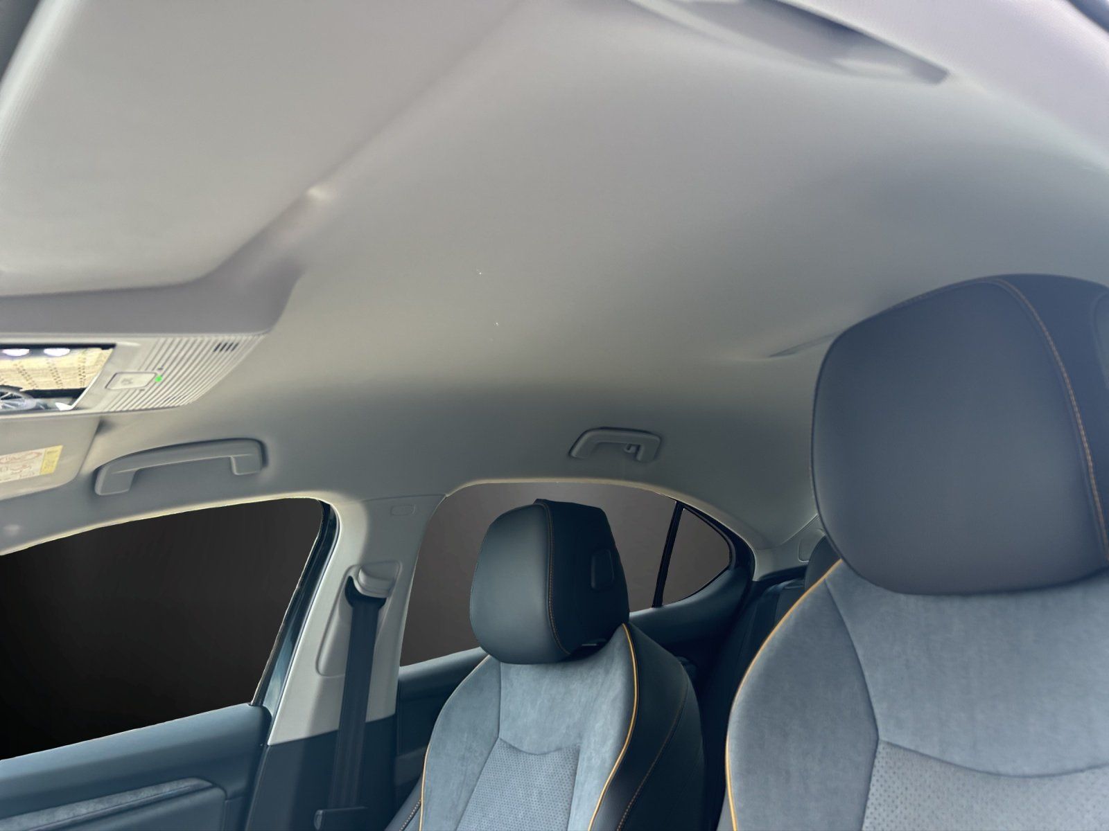 Fahrzeugabbildung SKODA Superb Selection 2,0 TDI 110 kW DSG