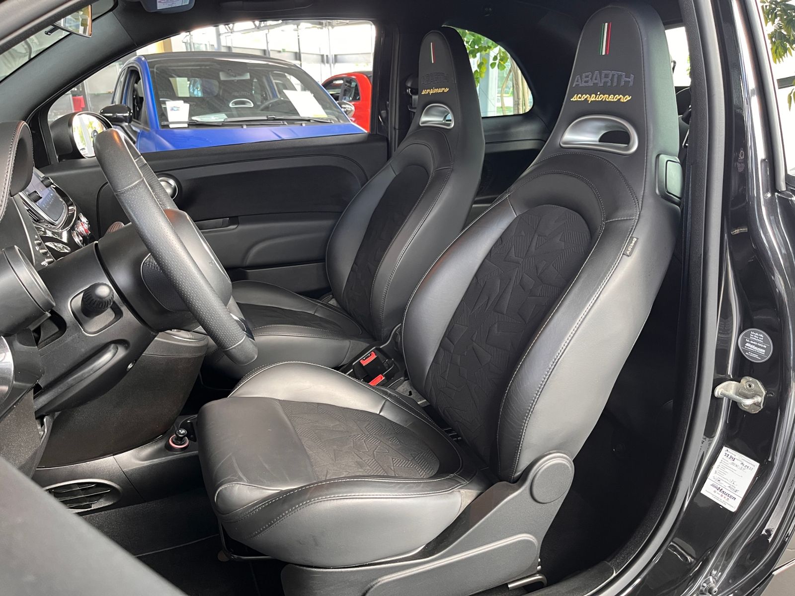 Fahrzeugabbildung Abarth 595C Scorpioneoro BEATS NAVI ALU