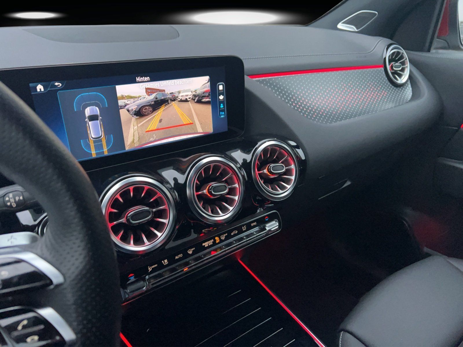 Fahrzeugabbildung Mercedes-Benz GLA 180 d+AMG-Line+DISTRONIC+Memory+Burmester