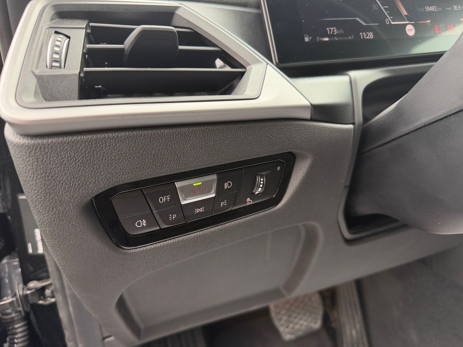 BMW 318 3 Limousine 318 i Navi Leder LED foto 19