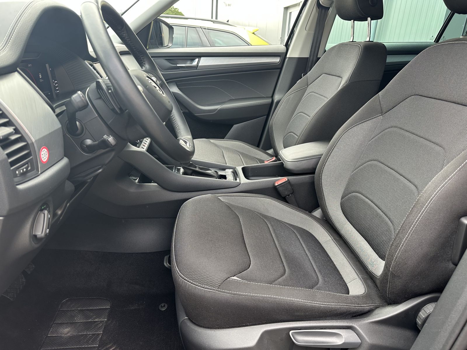 Fahrzeugabbildung SKODA Kodiaq Ambition NAV+LED+ACC+AHK+KAMERA+CARPLAY