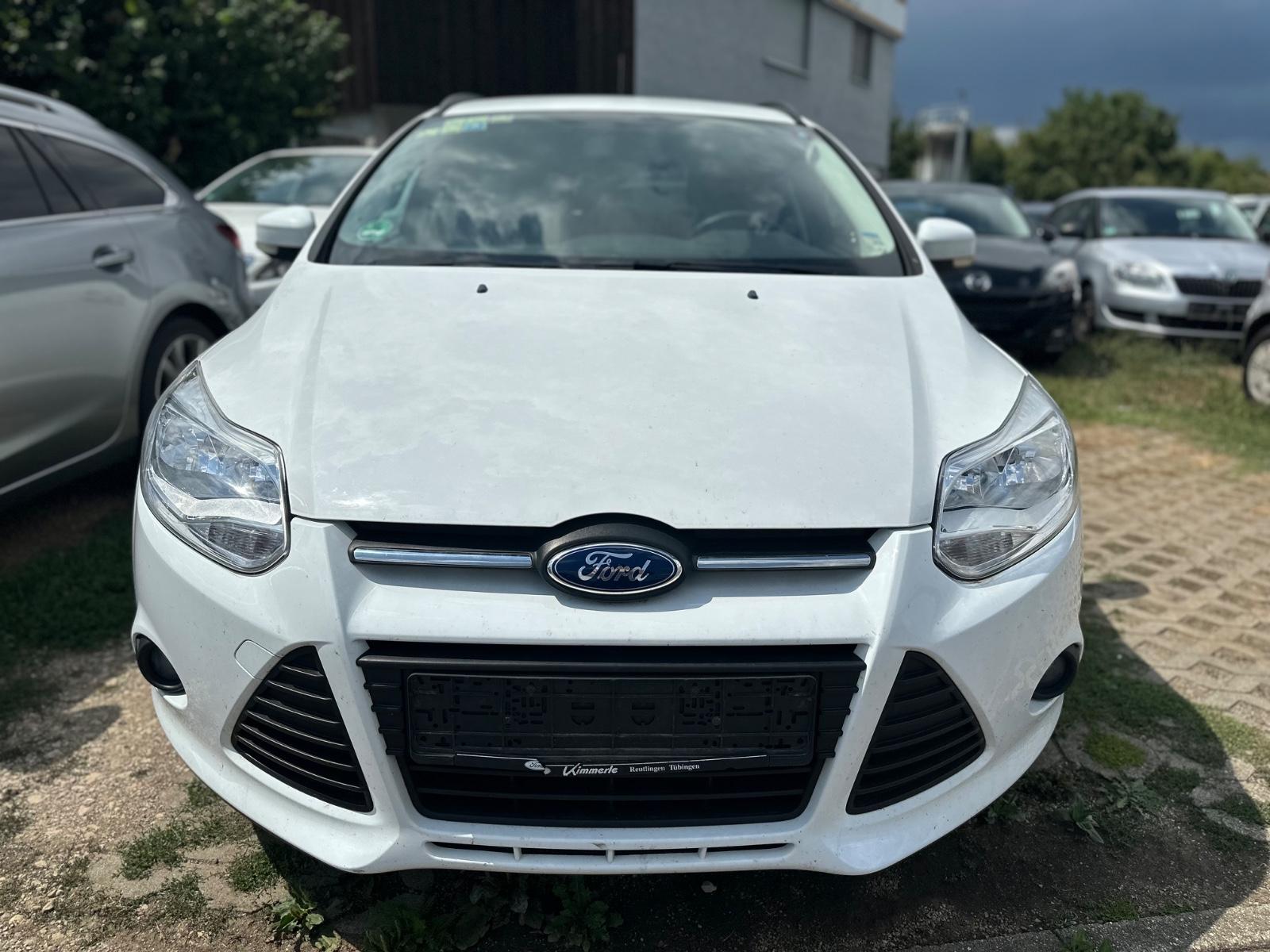 Ford Focus 2013 — rear view