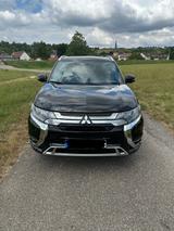 Mitsubishi Plug-in Hybrid Outlander 2.4 MIVEC PLUG-IN H...