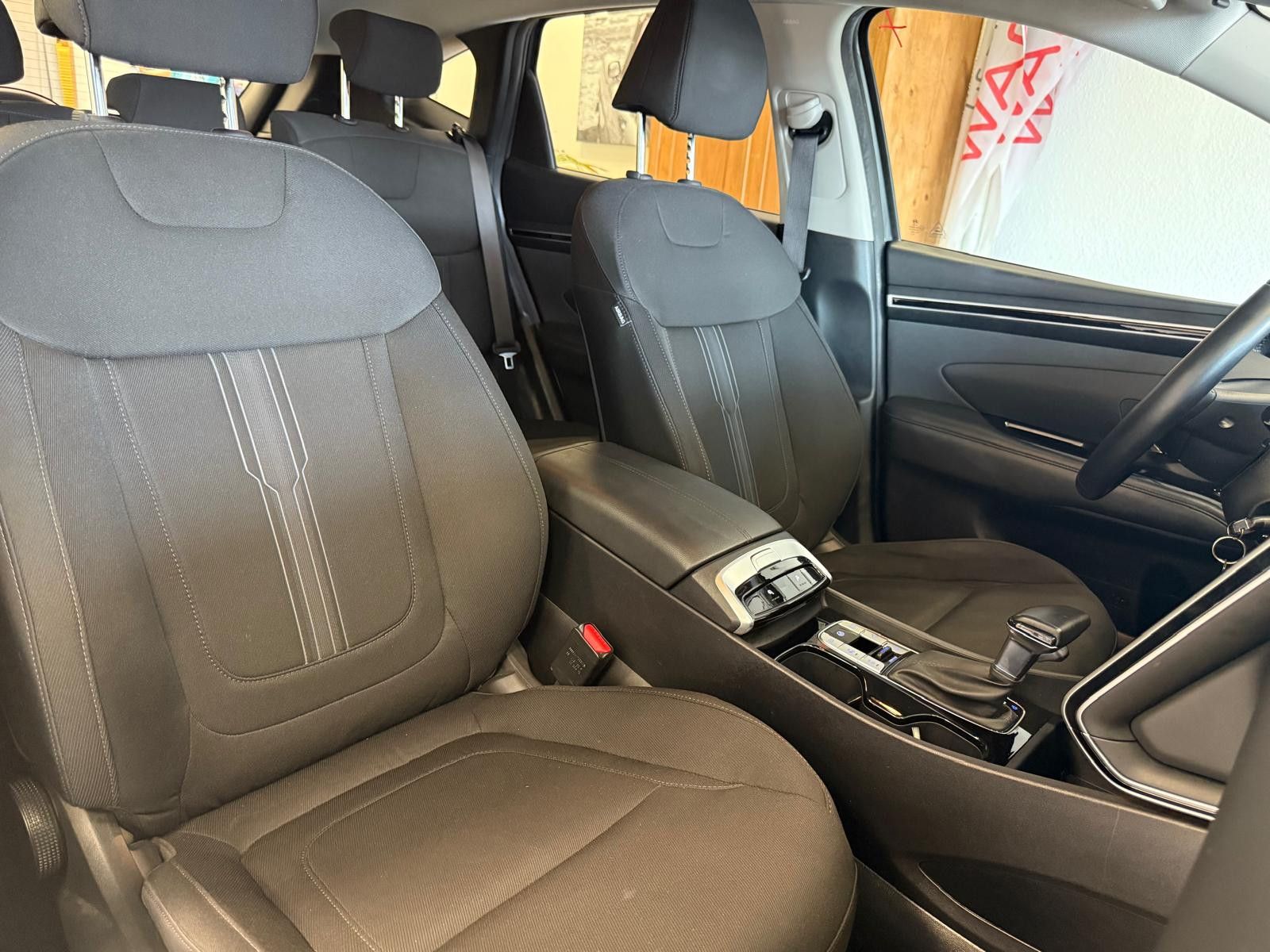 Fahrzeugabbildung Hyundai Tucson Select Mild-Hybrid 4WD / AHK / LED / NAVI