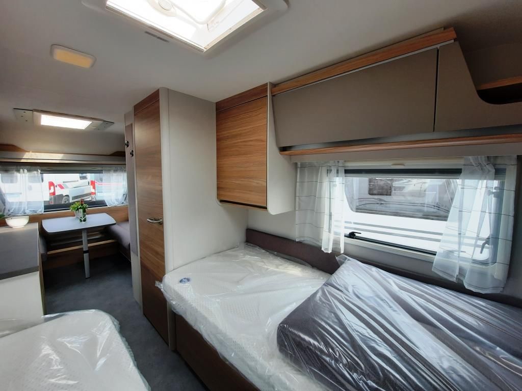 Fahrzeug Übersicht 16 Fahrzeugabbildung Dethleffs Nomad 460 EL Verfüg./Sparen Sie 5.183,- €