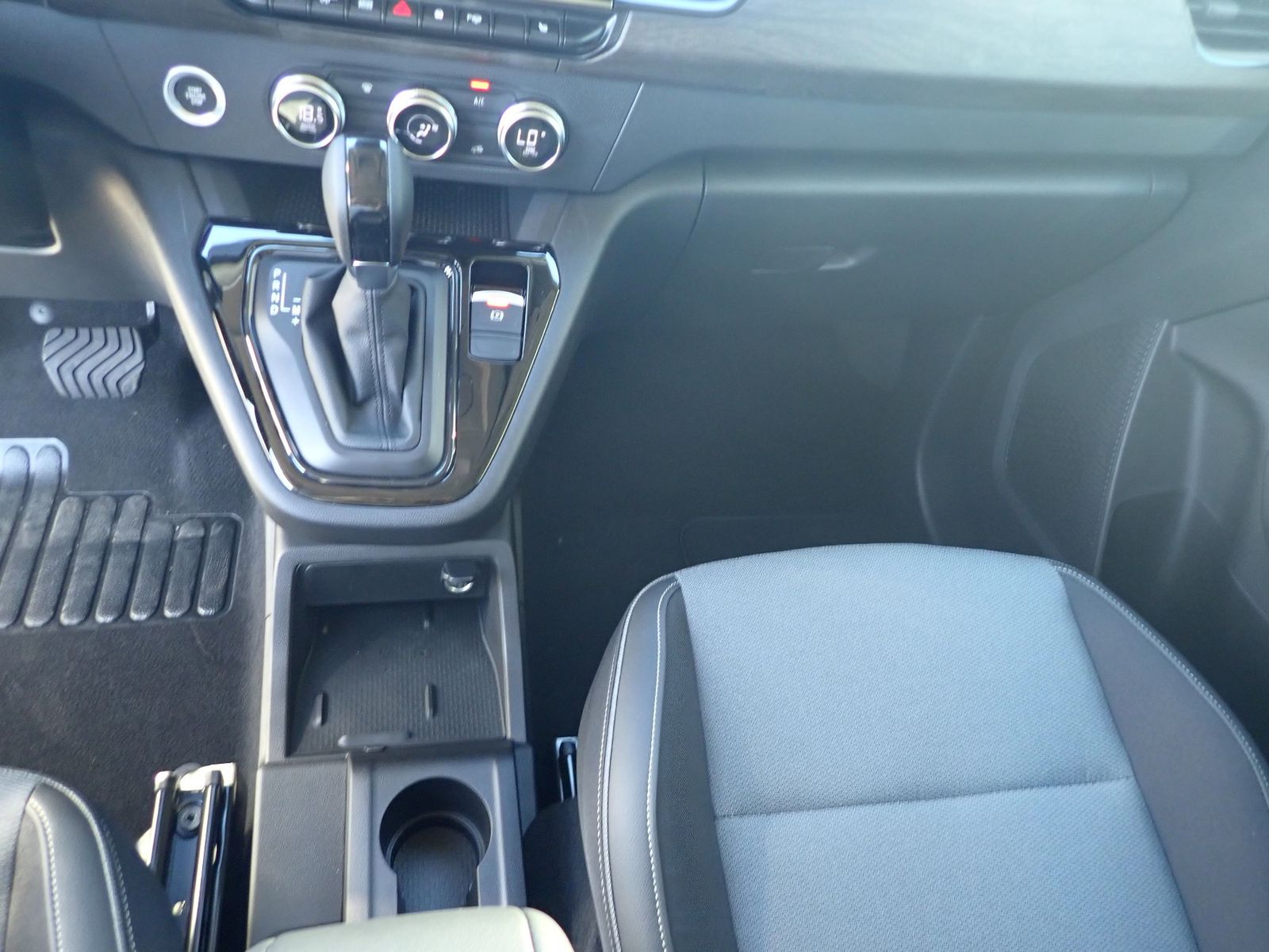 Fahrzeugabbildung Renault Kangoo PKW Techno TCe 130 EDC (L2) 7 Sitze