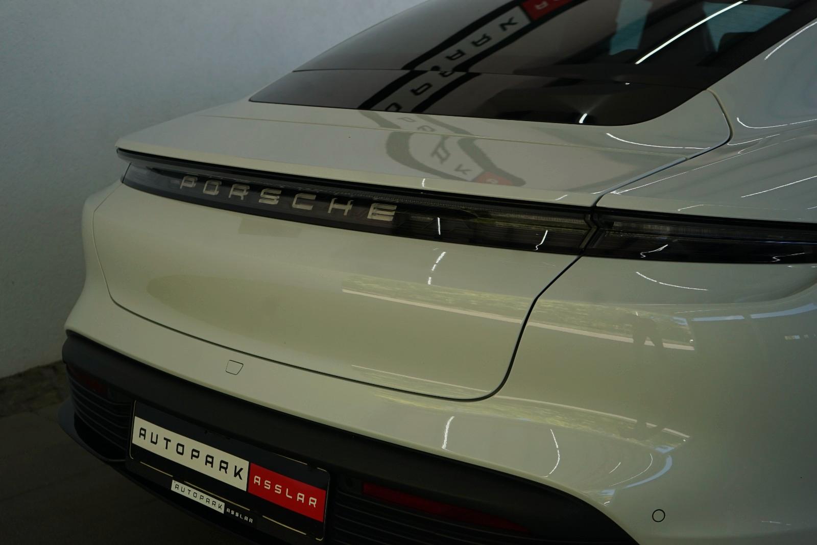 Porsche Taycan Lim. SportDesign/3xDisplay/Pano/360°/18W