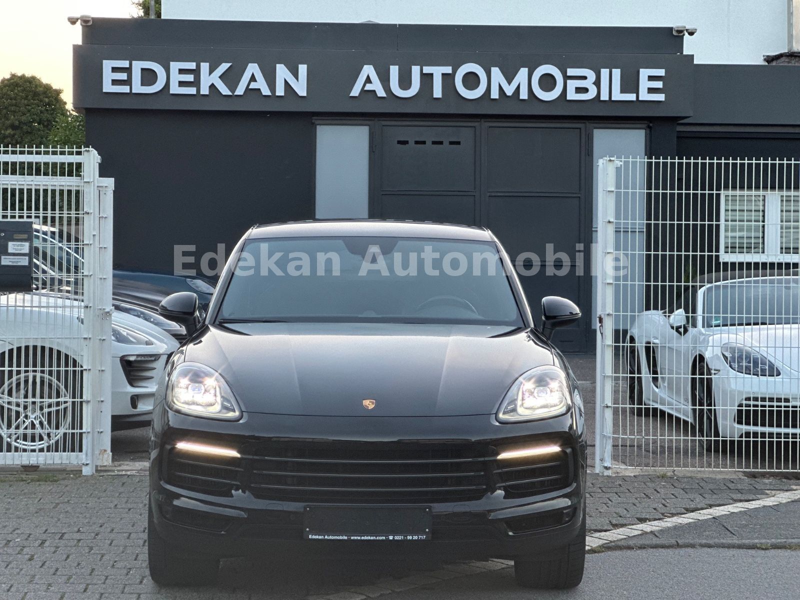 Porsche Cayenne - 1