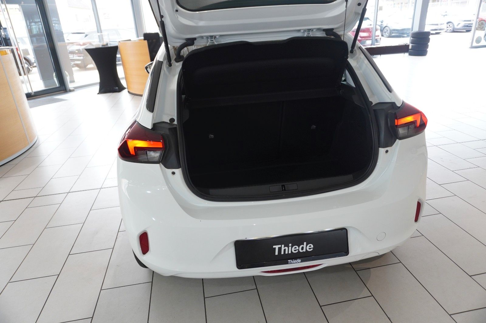 Fahrzeugabbildung Opel Corsa-e F EDITION 7KW NAVI/VIRT/SPORT/DAB/WÄRMEP