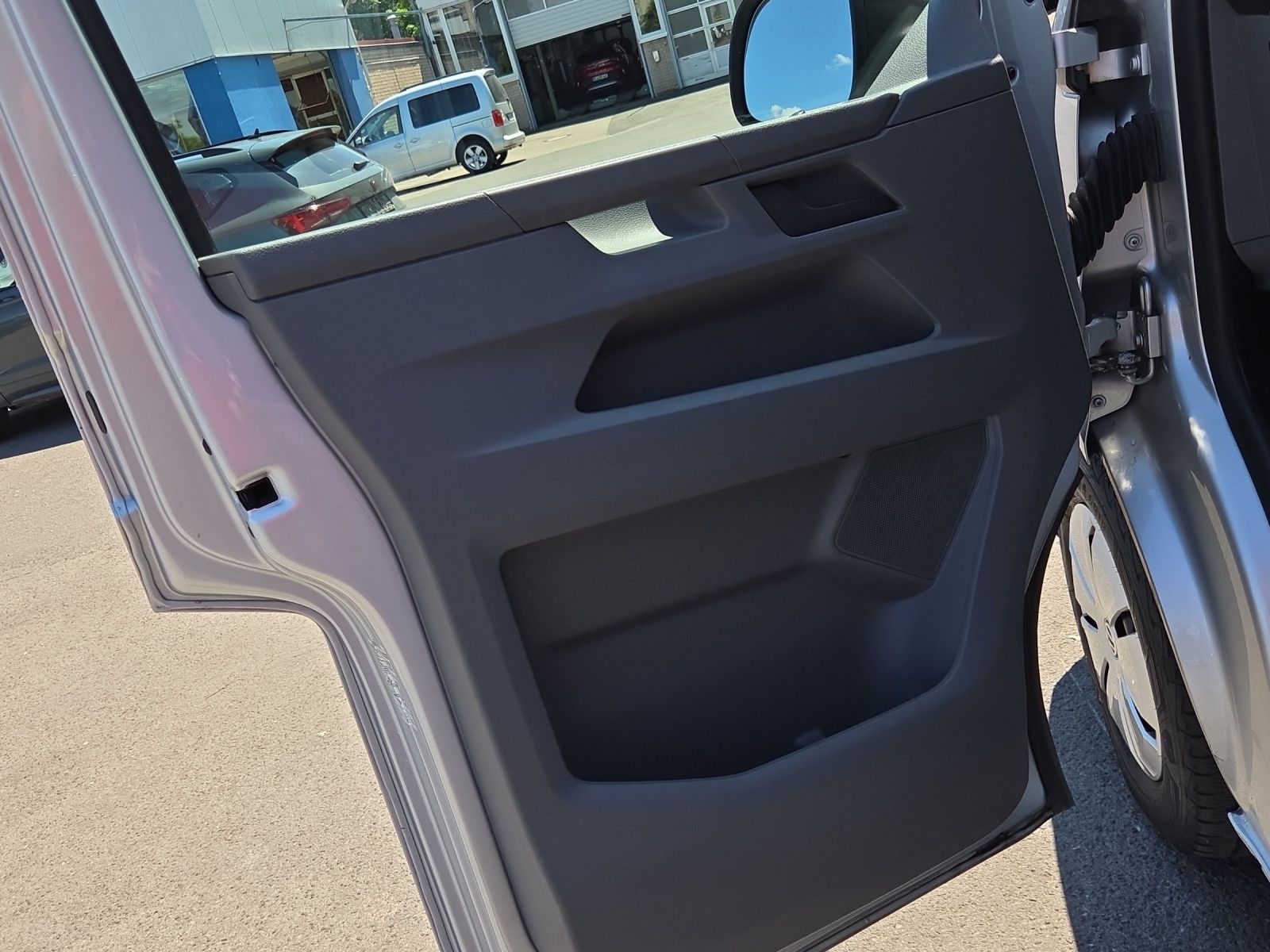 T6.1 Kombi kurz 2.0 TDI SCR 7-Gang-DSG 9-Sitzer