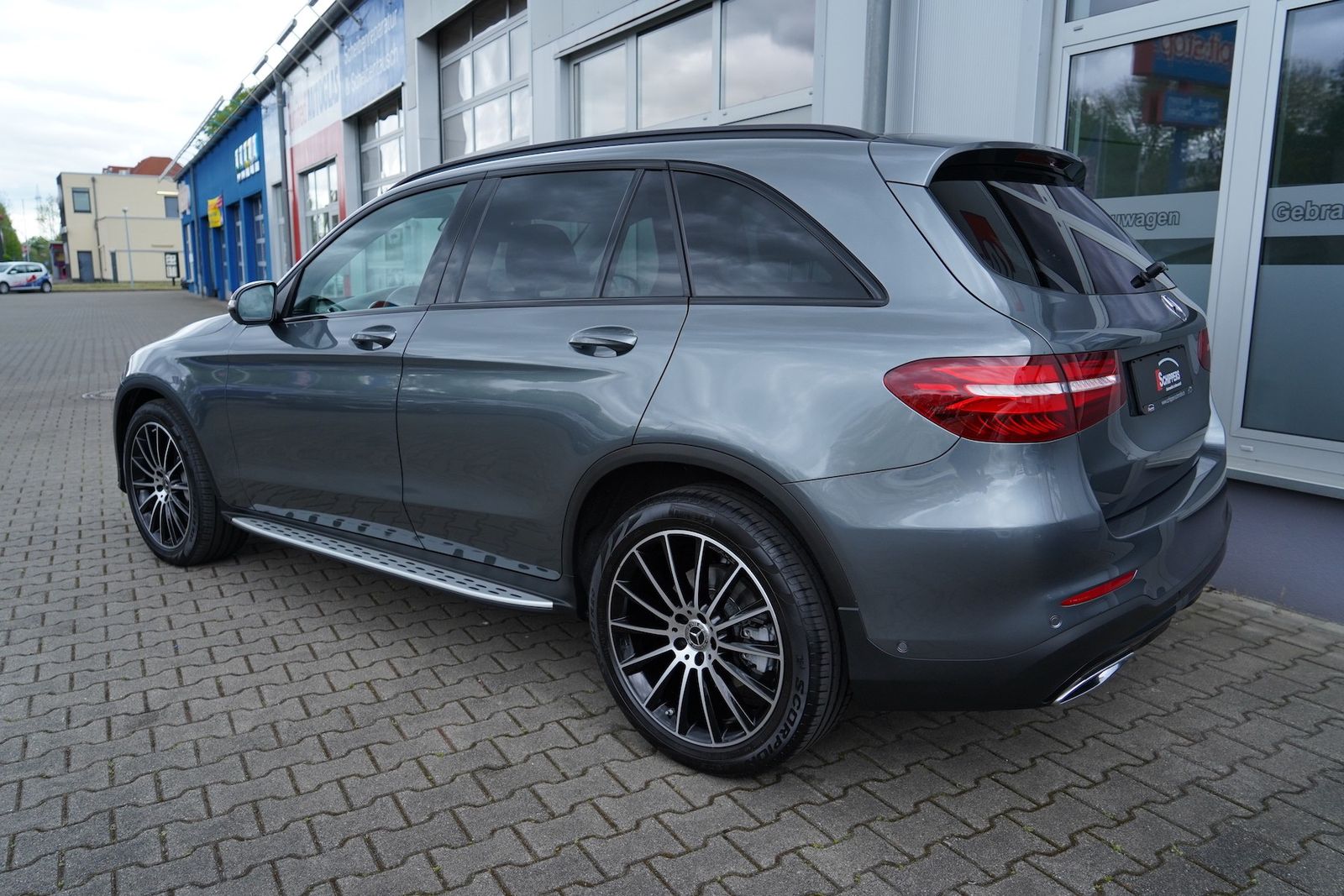 Fahrzeugabbildung Mercedes-Benz GLC 350 d 4Matic AMG COMAND|AHK|360°|LED|PANO