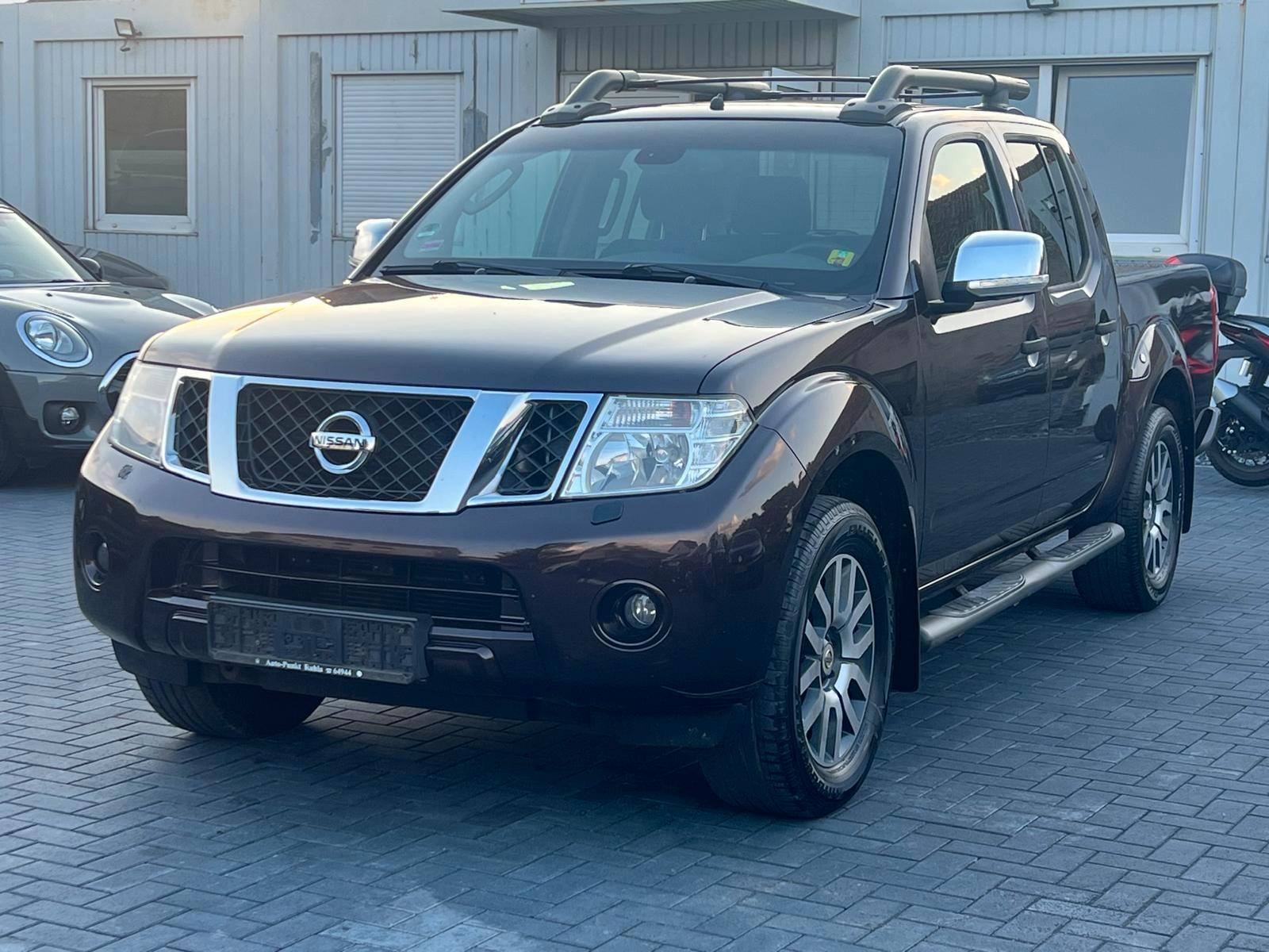 NISSAN NAVARA 2.5 DCI 190 CH 4X4 DOUBLE CAB LE BVA – GPS – SIÈGES CHAUFFANTS – CAMÉRA – ATTELAGE