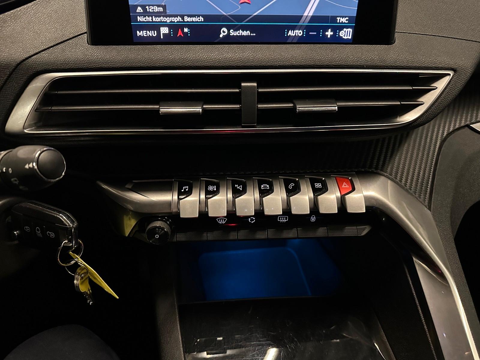 Peugeot 3008 Blue-HDI Allure *Full/LED*T-LEDER*AHK*NAVI*