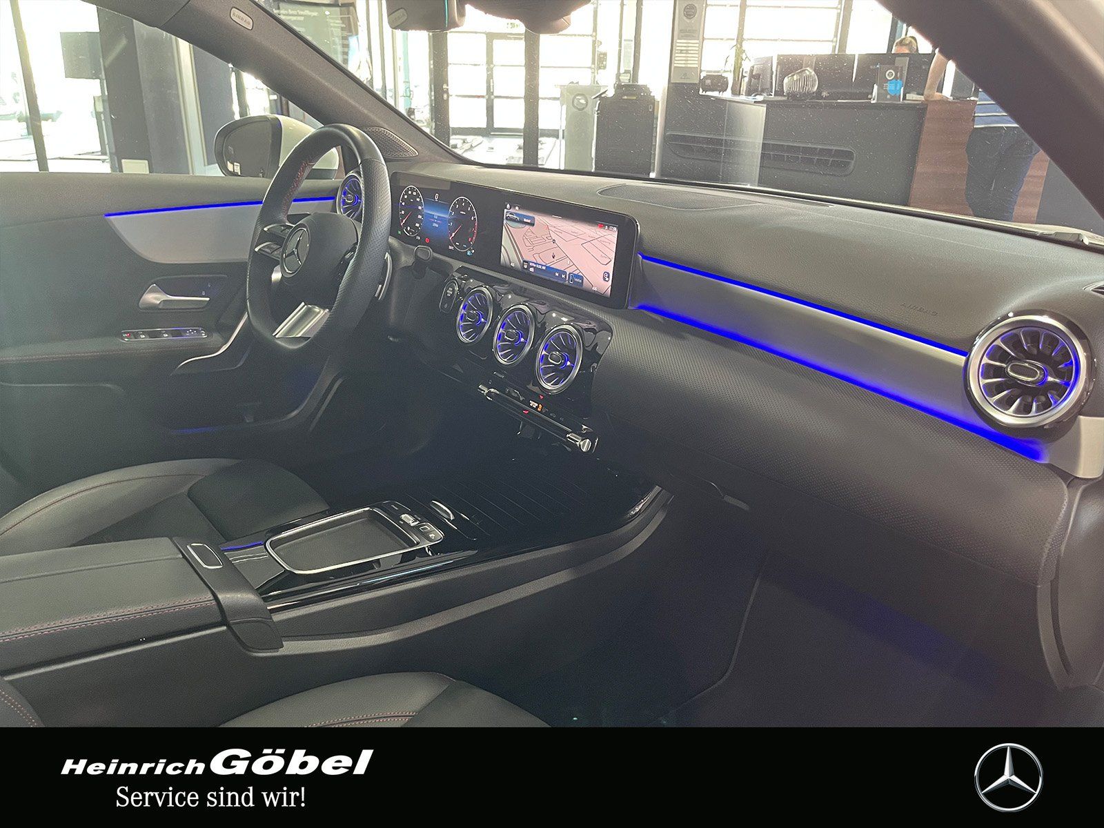 Fahrzeugabbildung Mercedes-Benz A 200 Lim. AMG+PANO+AMBIENTE+LED+KAMERA+WINTER.P