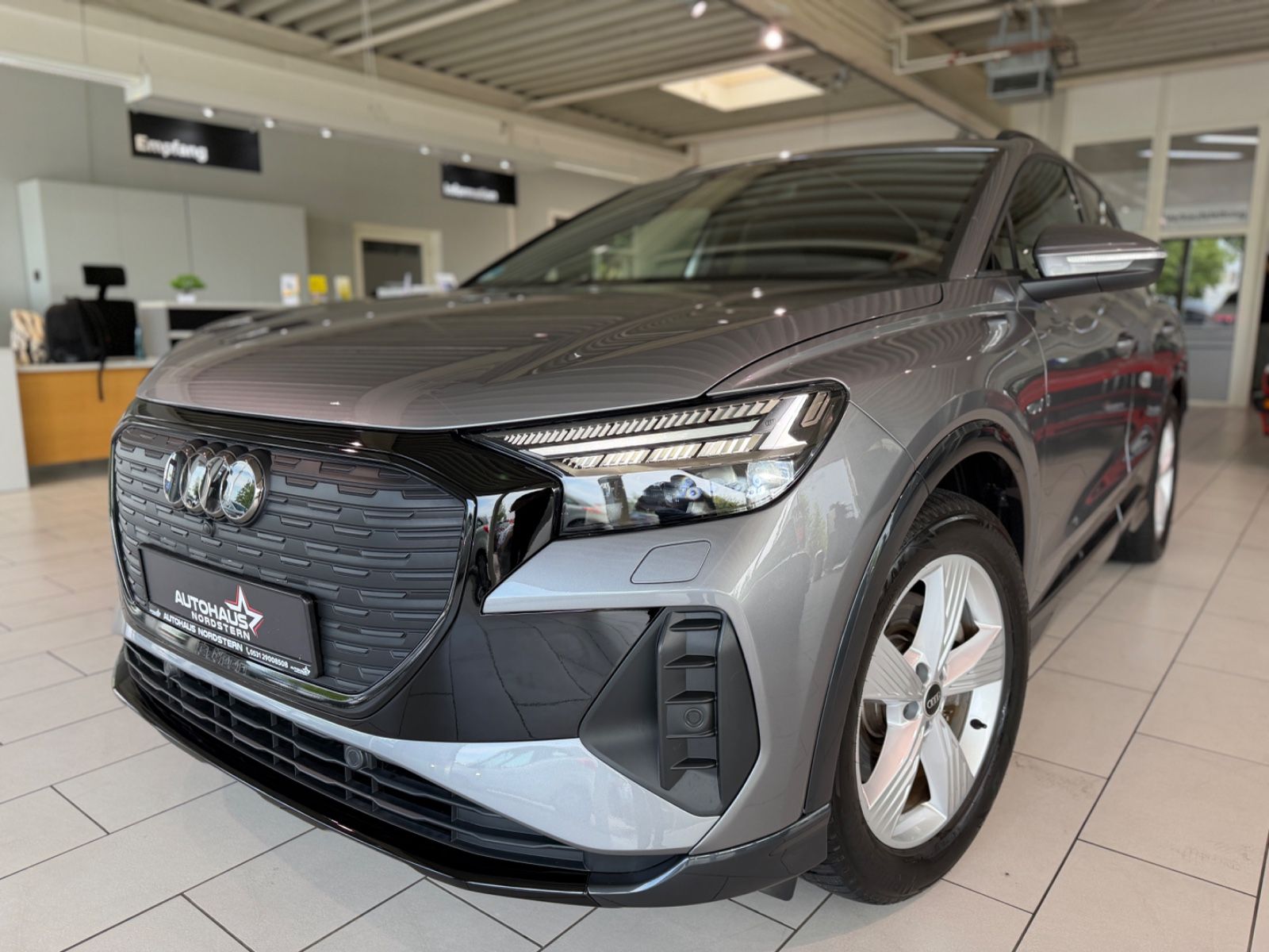 AUDI Q4 45 e-tron Matrix*LED*SHZ*AHK*CAM