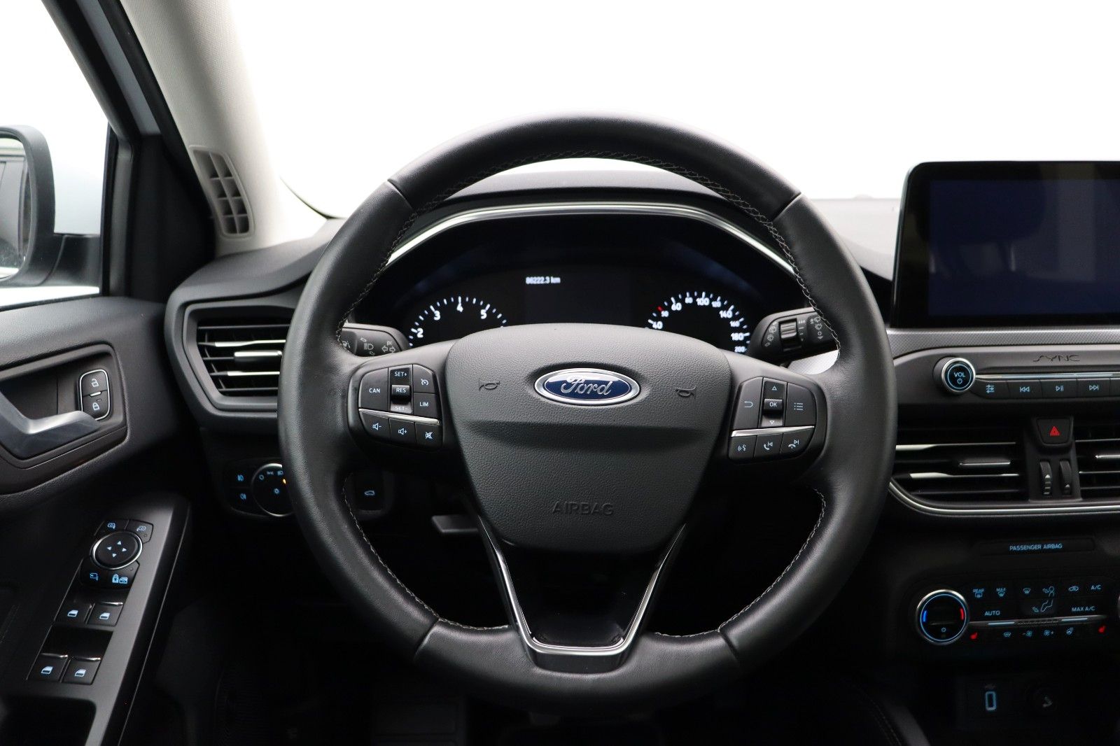 Fahrzeugabbildung Ford Focus Turnier 1.0 Titanium