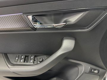 Skoda Karoq Sportline 1.5 Matrix+AHK+Panodach+Kamera