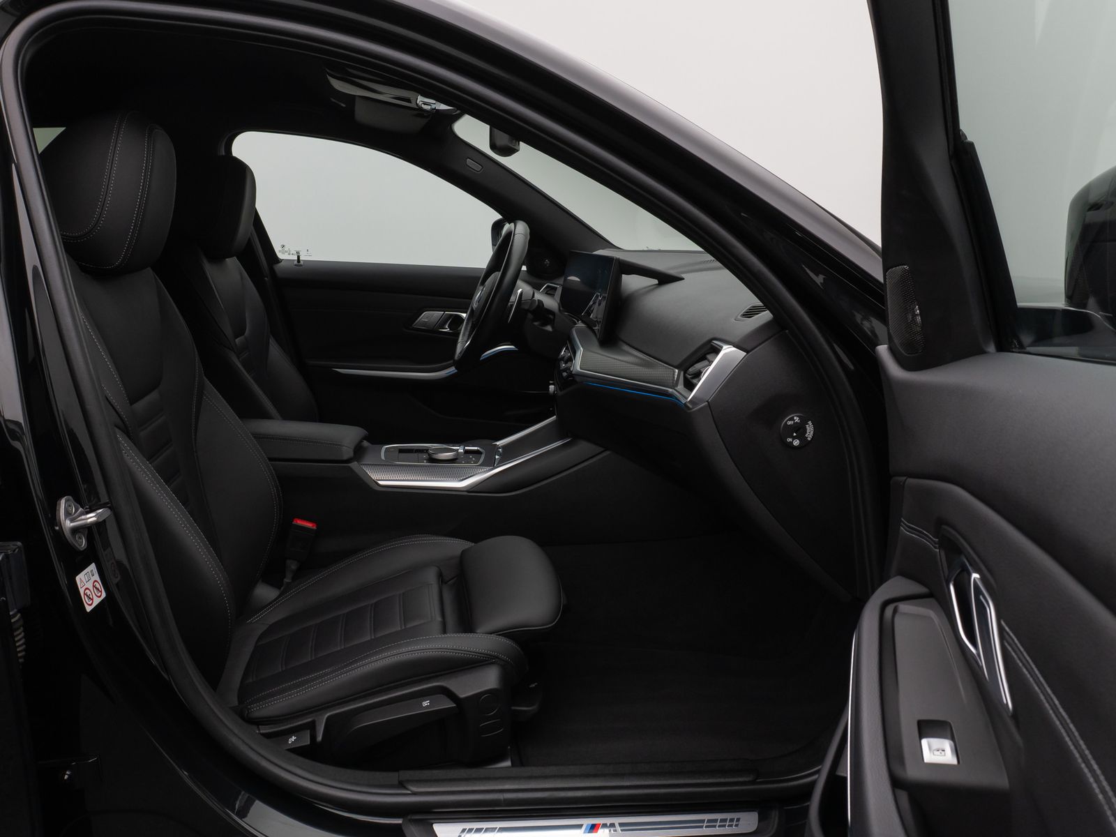 Fahrzeugabbildung BMW 330e xD M Sport Pro Kamera HUD DAB H/K Stop&Go