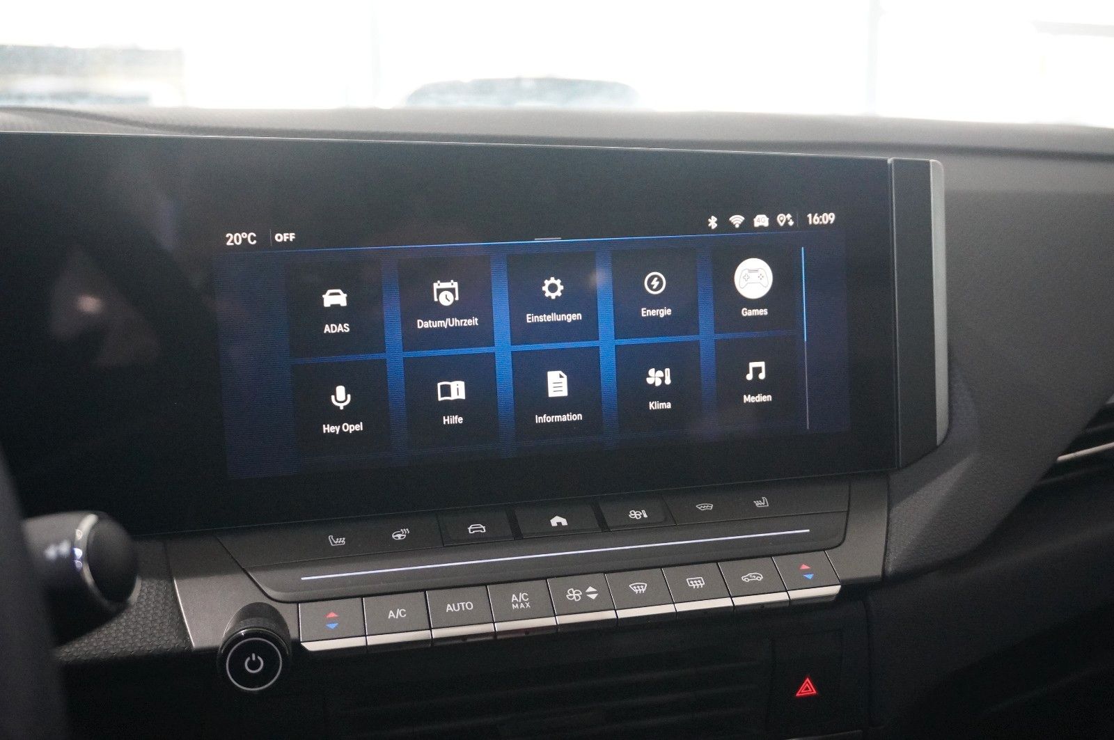 Fahrzeugabbildung Opel Astra L Lim. 1.6 HYBRID ELEGANCE NAVI/LED/KAMERA