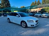 Volvo V50 D2 POLAR - weiße Volvo V50