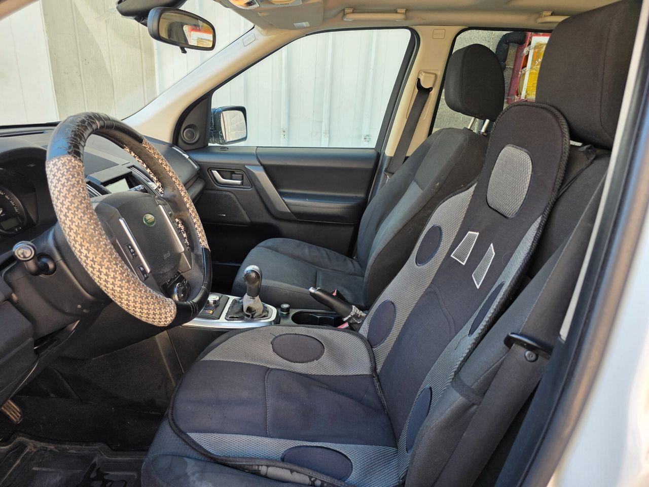 Land Rover Freelander 2011 — photo 15